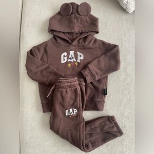 BabyGap | Disney Mickey Mouse 3T brown jogger set
